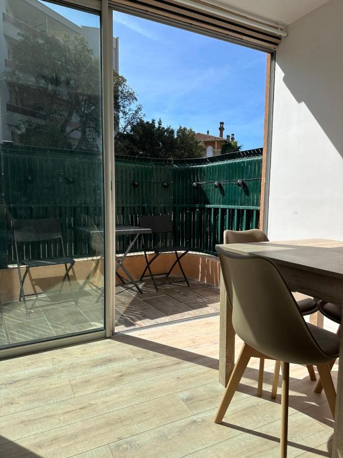 Charmant Studio Neuf 150M Plage Sur Avenue Principale Climatise Et Parking Cavalaire-sur-Mer Exteriér fotografie