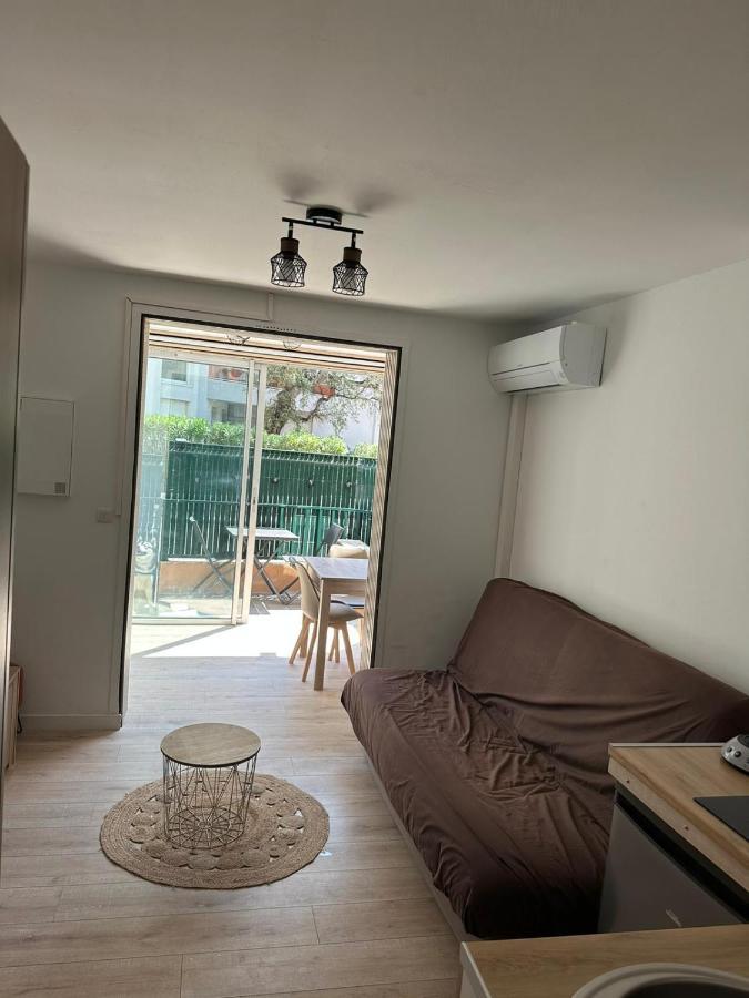 Charmant Studio Neuf 150M Plage Sur Avenue Principale Climatise Et Parking Cavalaire-sur-Mer Exteriér fotografie