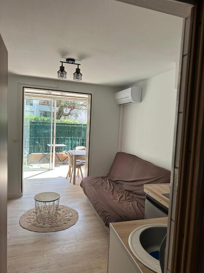 Charmant Studio Neuf 150M Plage Sur Avenue Principale Climatise Et Parking Cavalaire-sur-Mer Exteriér fotografie
